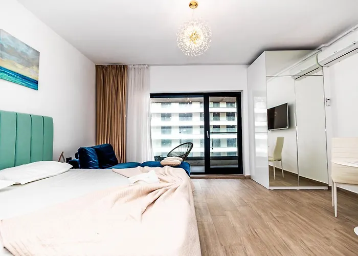 Nefunctional * Mamaia