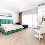 Nefunctional Apartment Mamaia