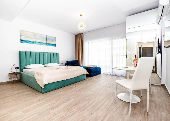 Nefunctional Apartment Mamaia